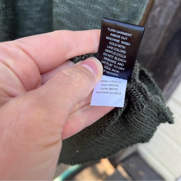 Torrid Olive Green Cold Shoulder Keyhole Short Sleeve Knit Sweater NWT Sz 3X - Picture 6 of 14